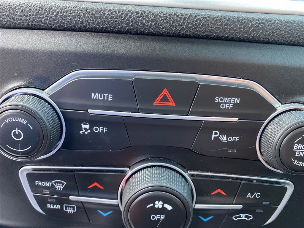 Used 2020 White Knuckle Clearcoat Dodge SXT image 13