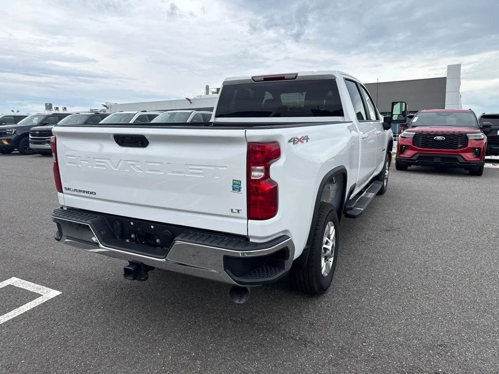 Used 2025 White Chevrolet LT image 2