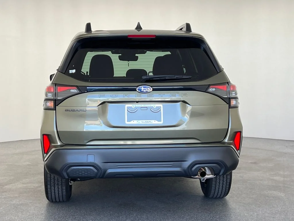 New 2026 AUTUMN GREEN METALLIC Subaru Premium image 5