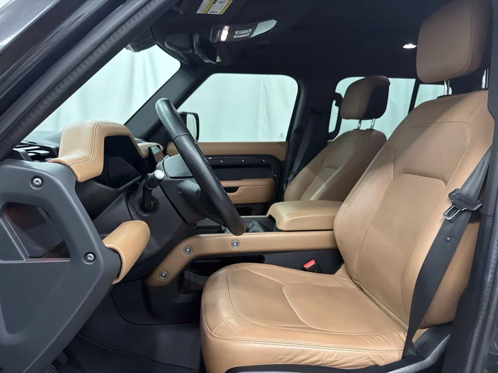 Used 2025 Silver Land Rover X-Dynamic SE image 13