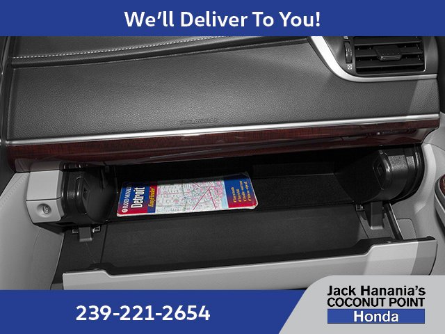 Used 2013 Silver Toyota XLE image 15