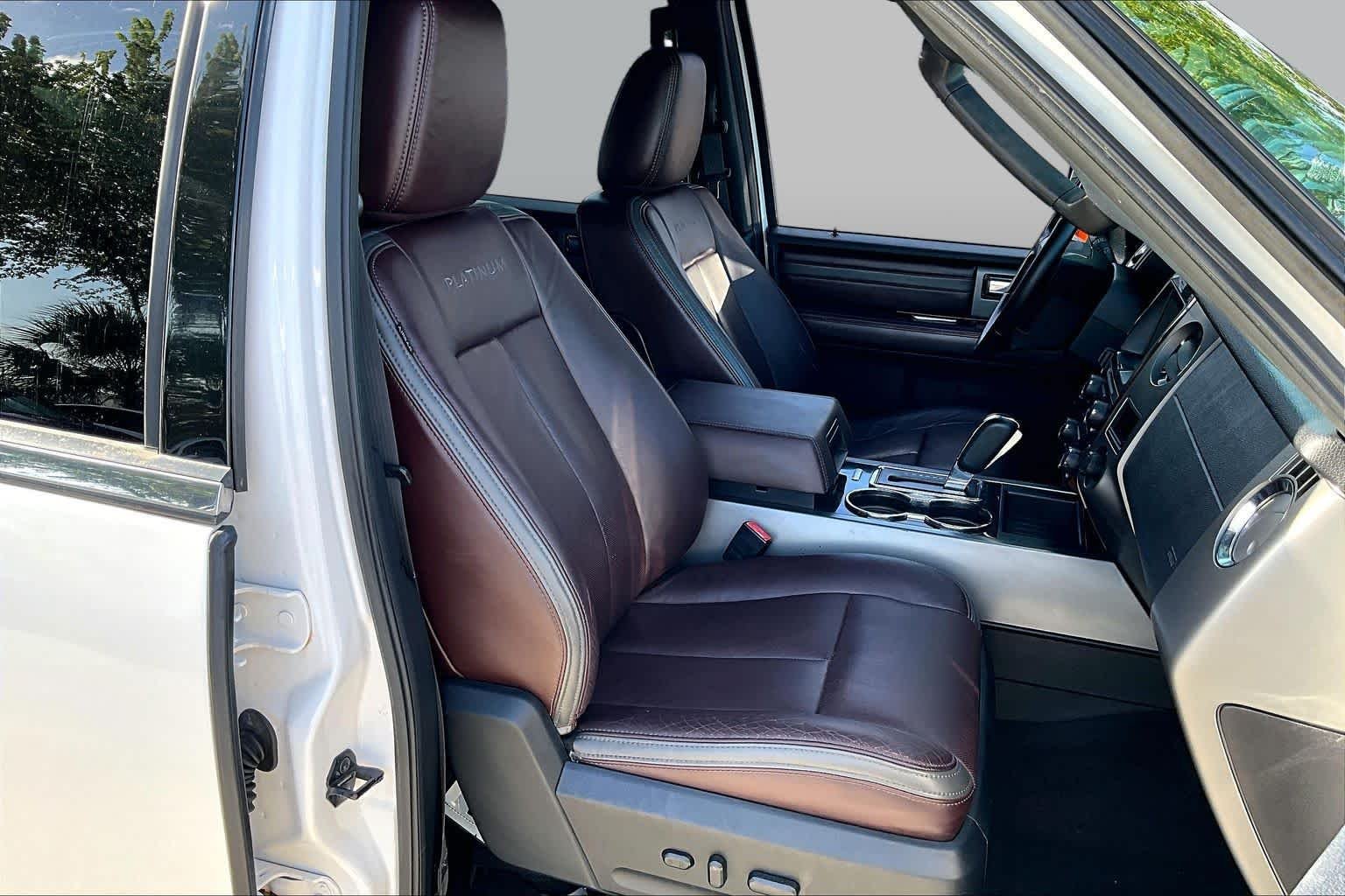 Used 2016 White Platinum Metallic Tri-Coat Ford Platinum image 9