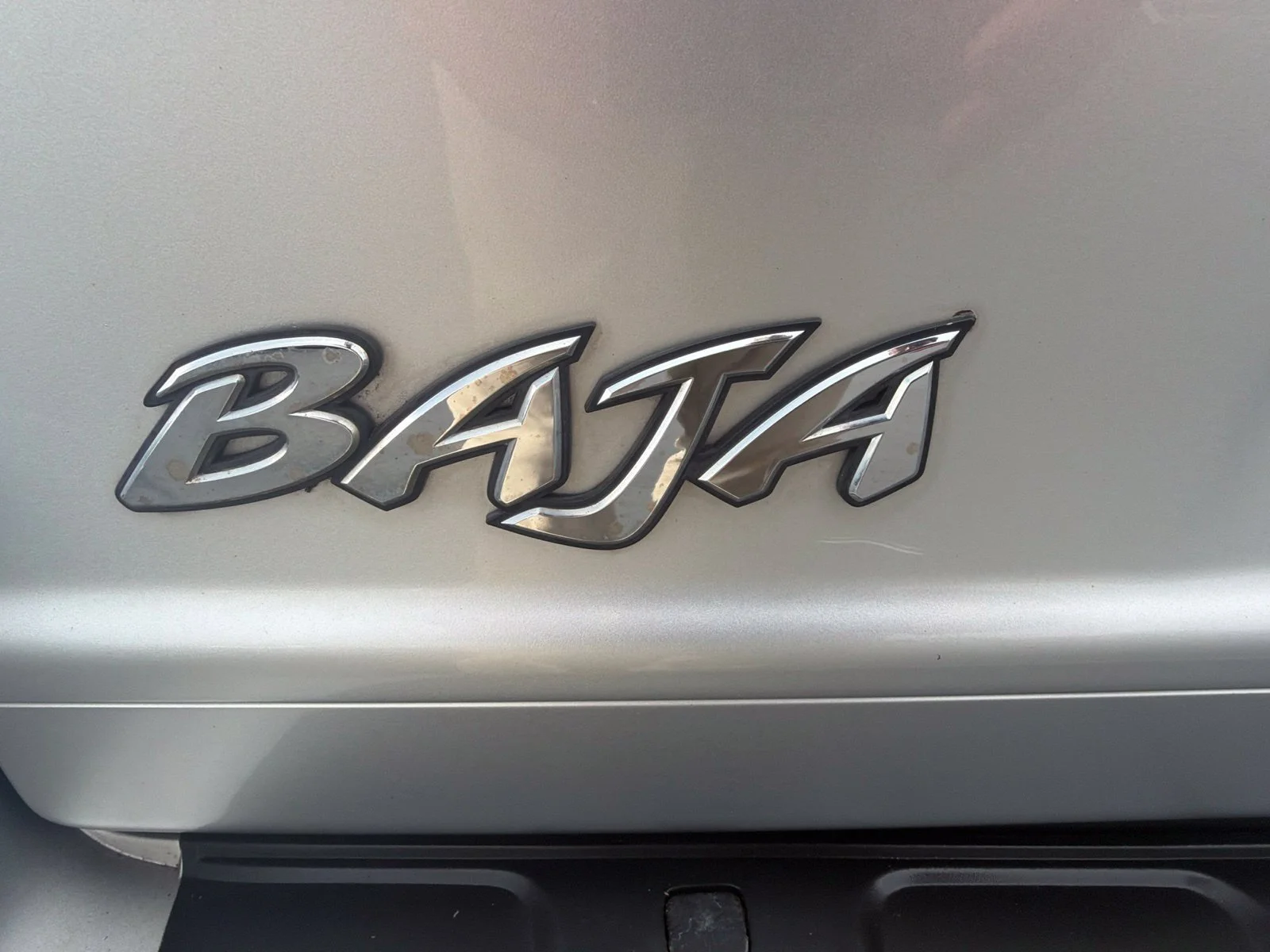 Used 2005  Subaru Sport image 11