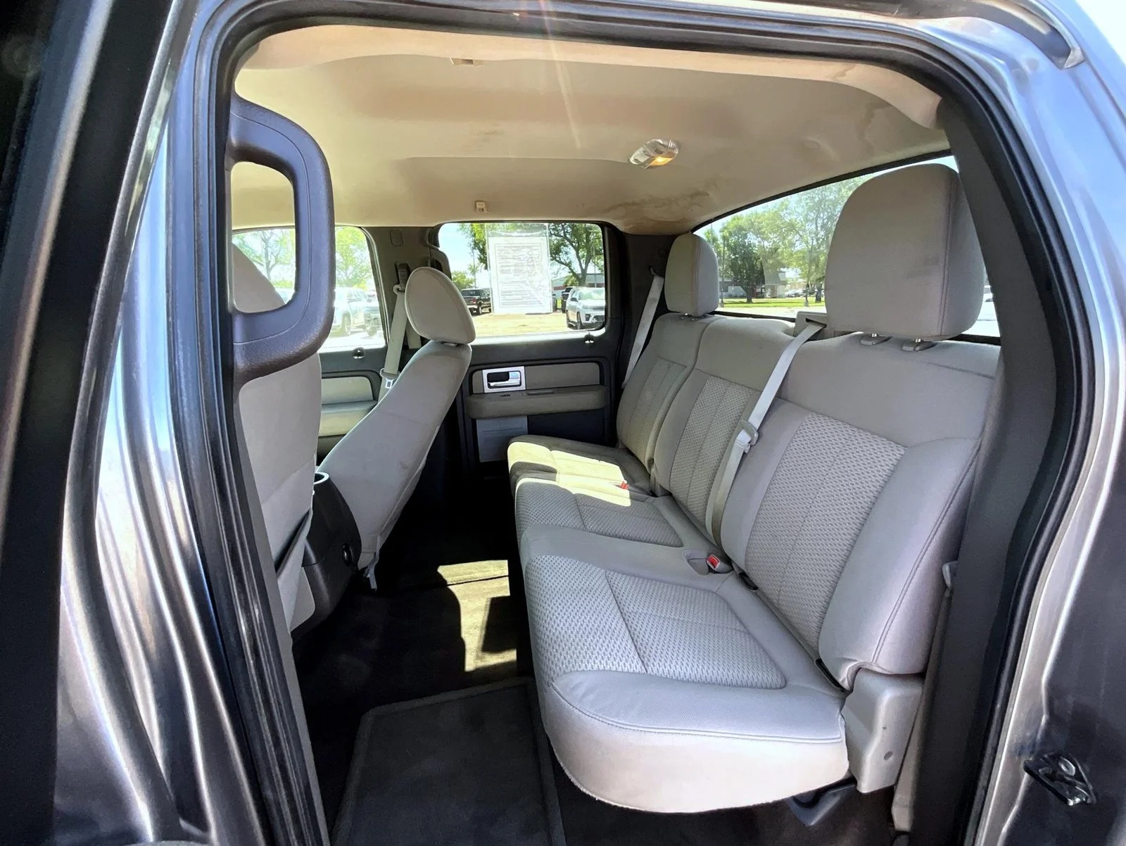 Used 2010 Gray Ford XL image 21
