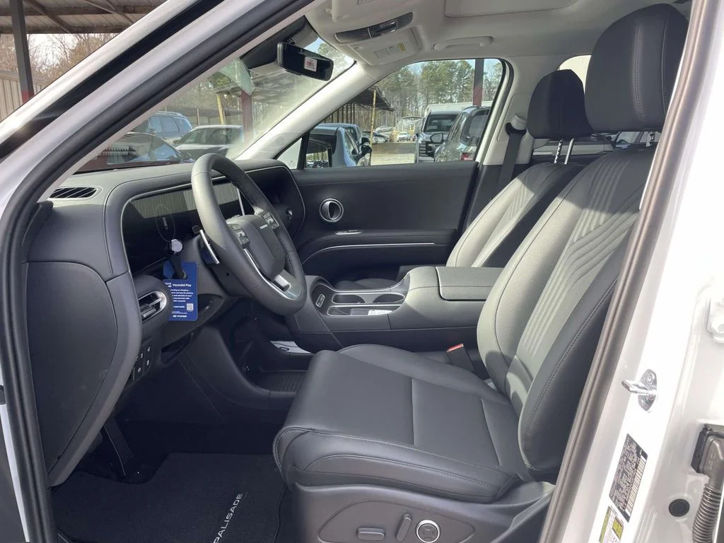 New 2026 White Hyundai SEL Premium image 17