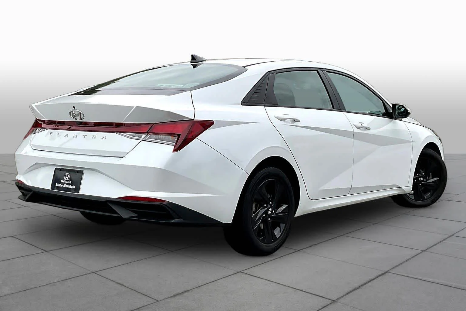 Used 2021 Quartz White Hyundai SEL image 12