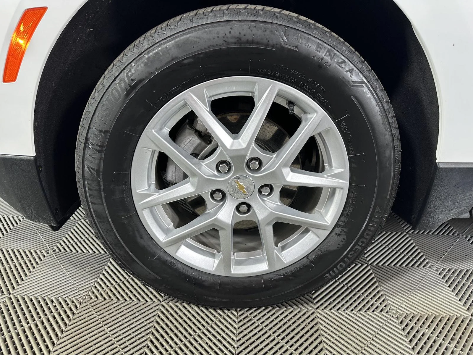 Used 2024 Summit White Chevrolet LT image 13