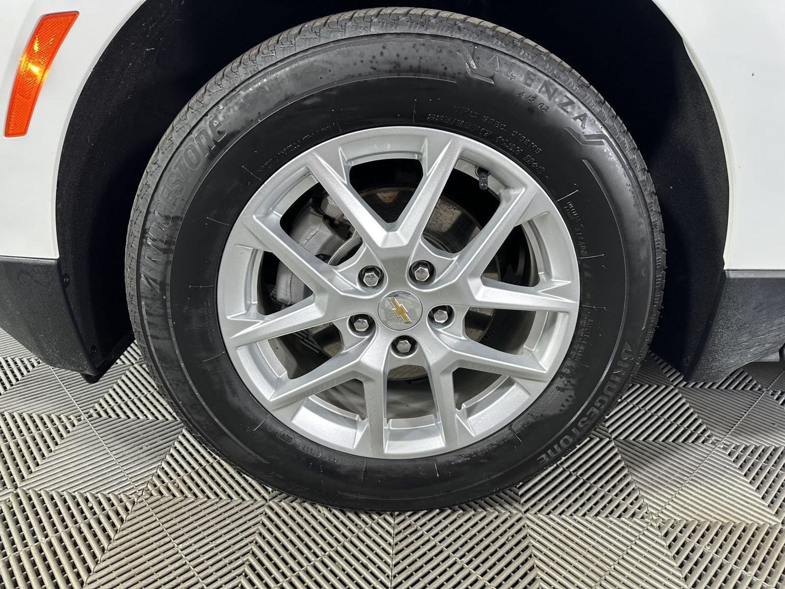 Used 2024 Summit White Chevrolet LT image 24