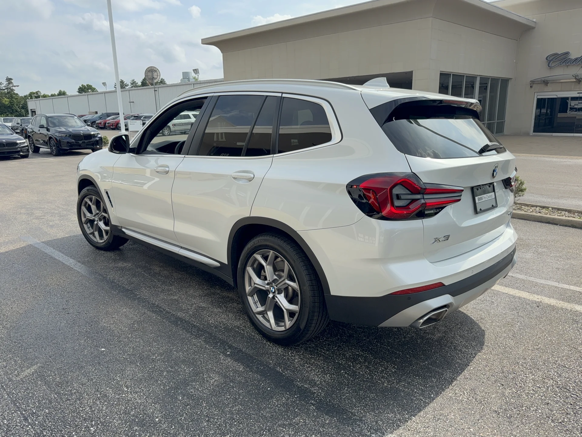 Used 2022 MINERAL WHITE BMW xDrive30i image 6