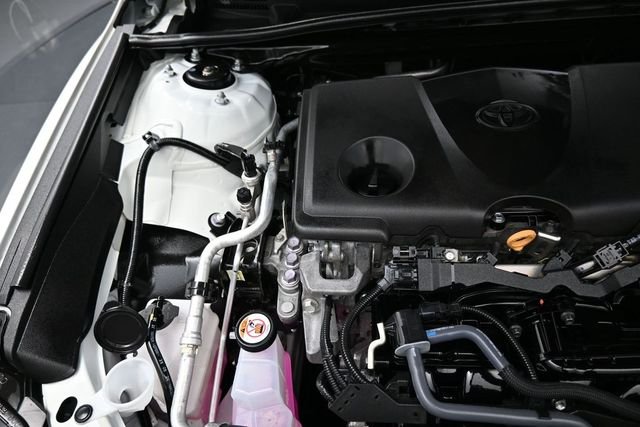 Used 2025 White Toyota LE image 30