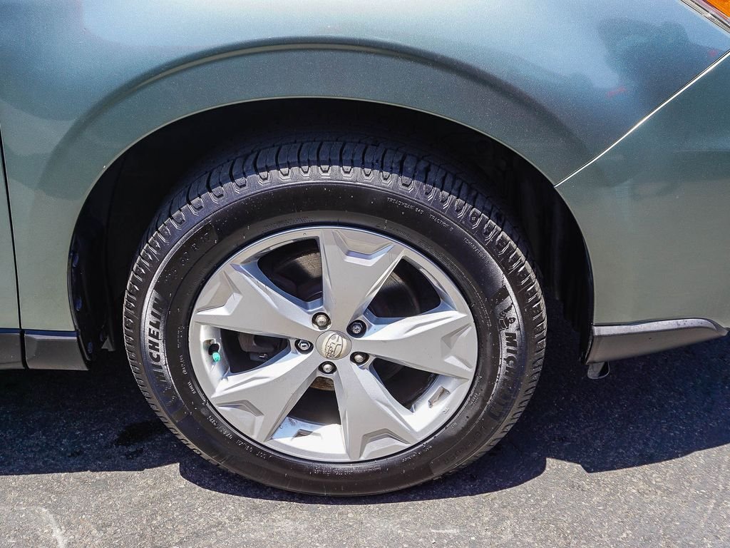 Used 2014 Green Subaru 2.5i Limited image 10