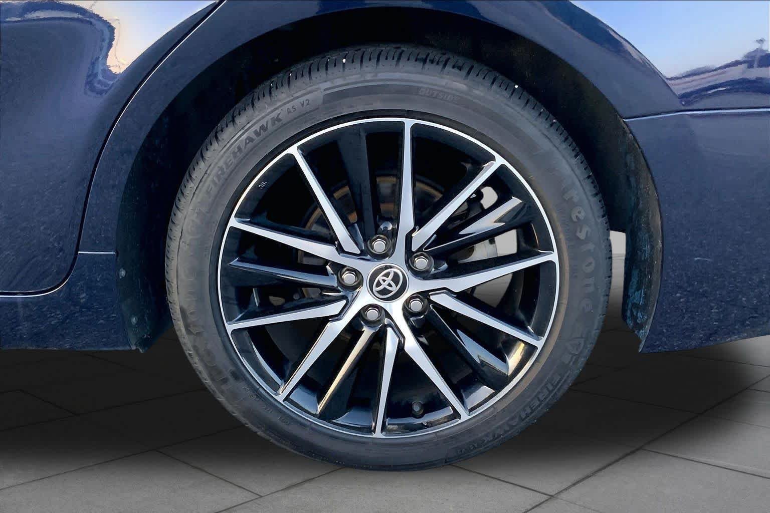 Used 2022 BLUE Toyota SE image 10