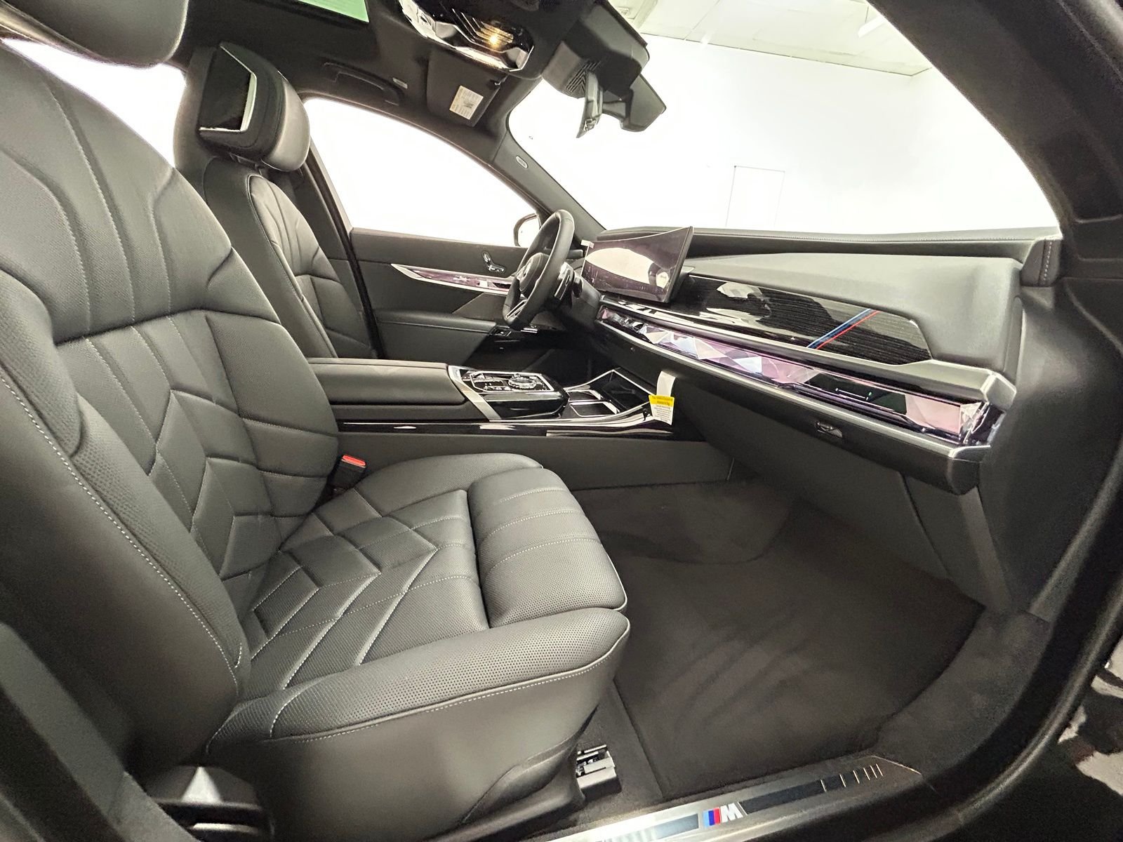 New 2026 Black Sapphire Metallic BMW 740i xDrive image 41