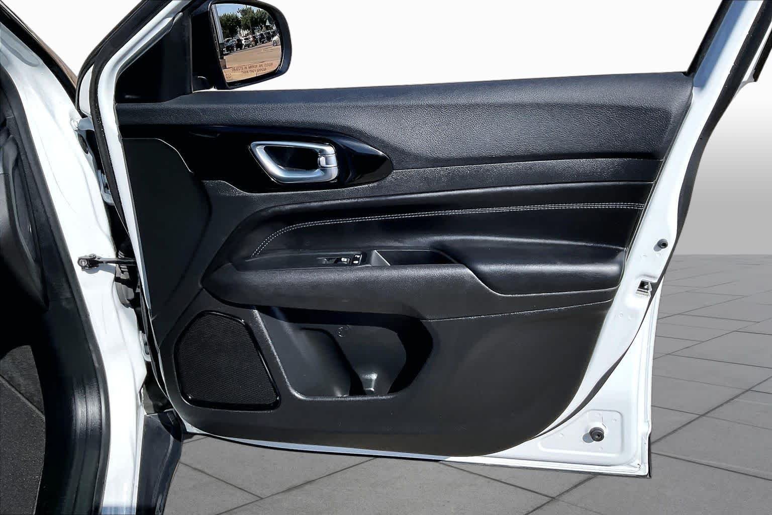 Used 2026 Bright White Clearcoat Jeep Limited Altitude image 21