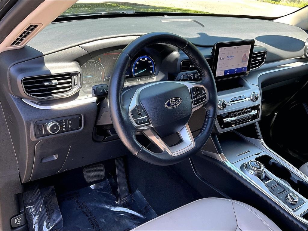 Used 2022 Blue Ford XLT image 8