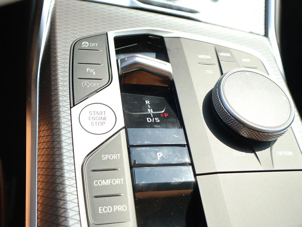 2025 BMW 3 Series 330i - Photo 36