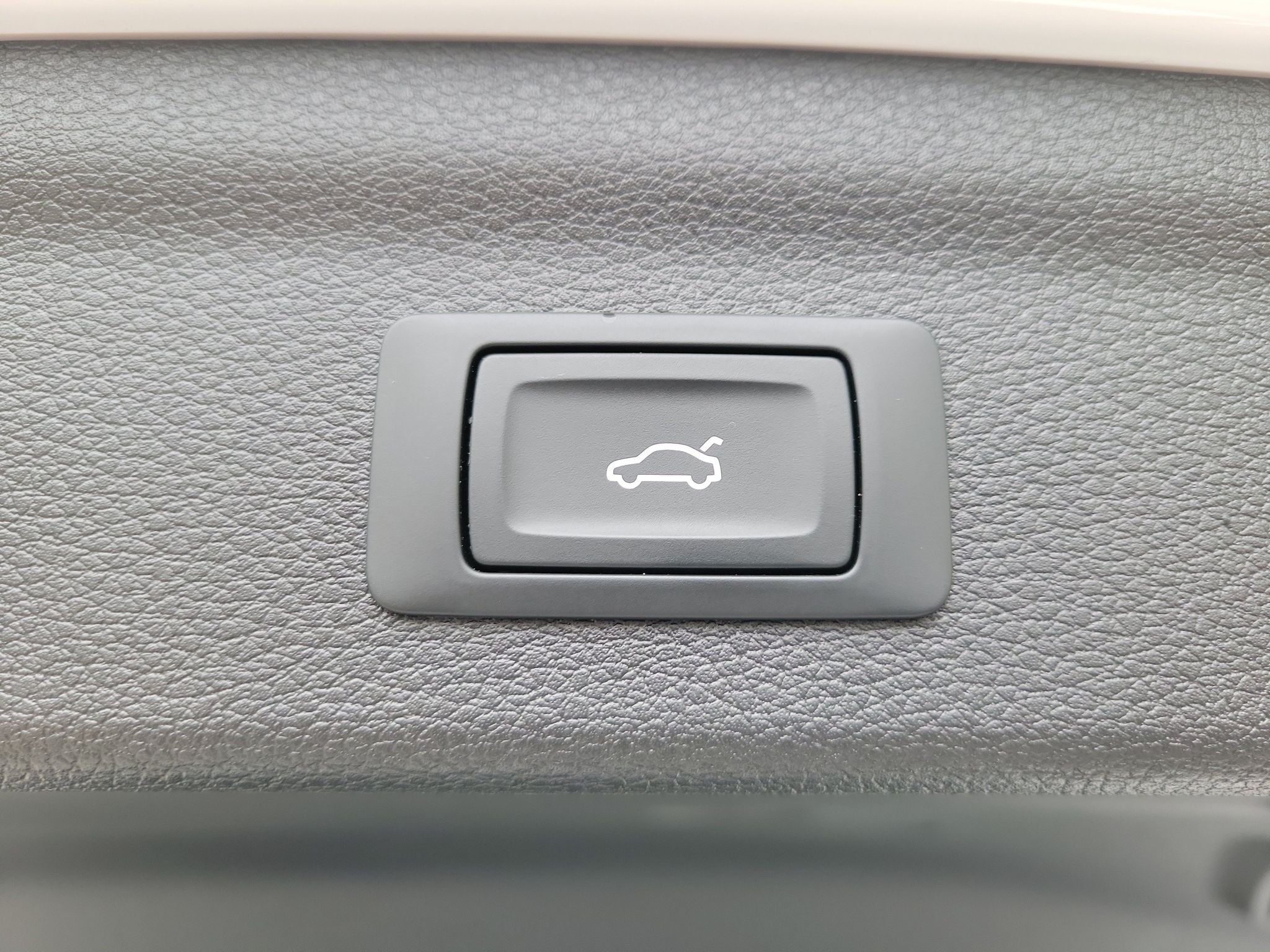 Used 2025 Blud Audi S line Premium image 28