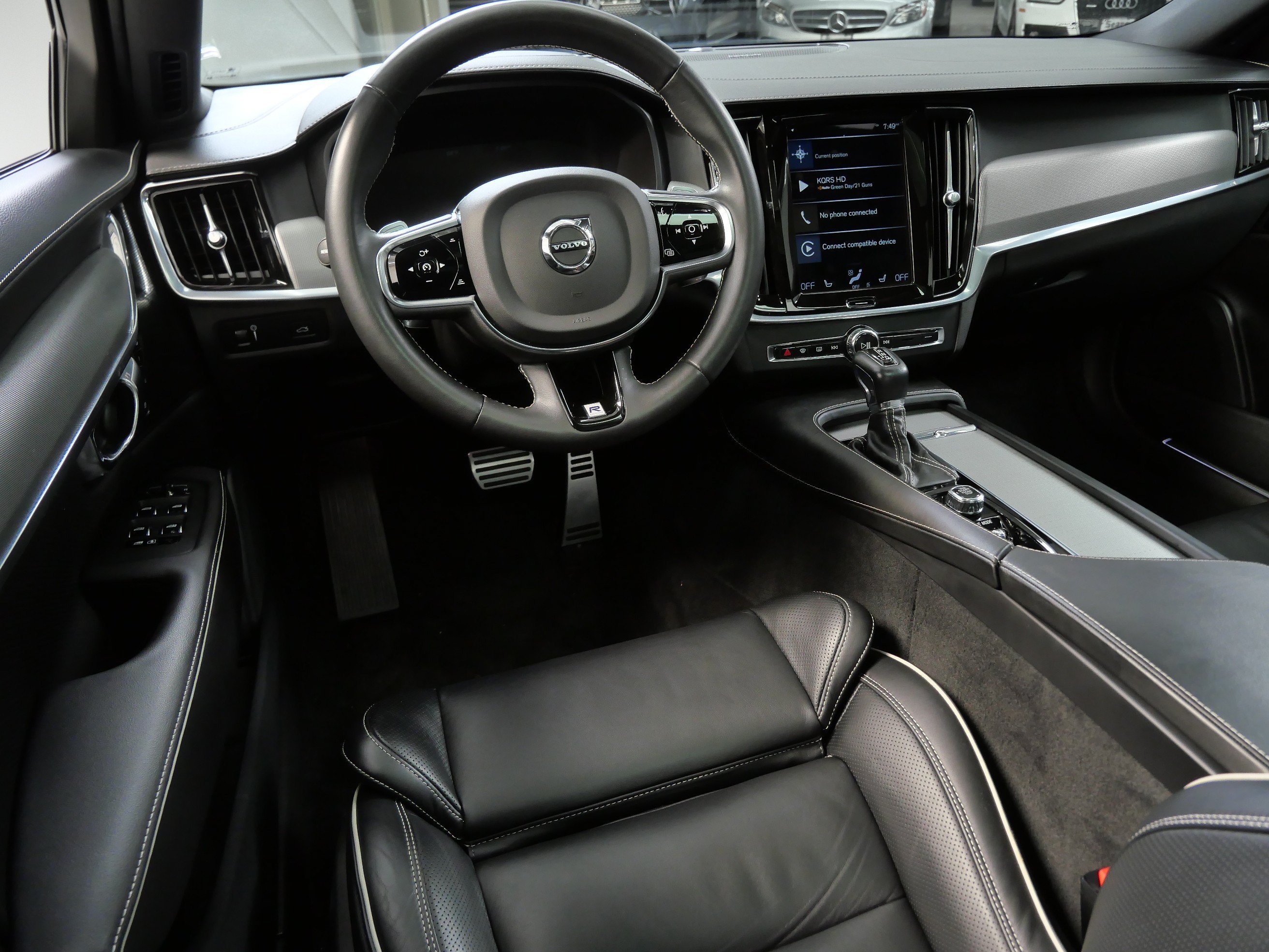 Used 2020 Volvo S90 R-Design with VIN LVYA22MT8LP163028 for sale in Minnetonka, Minnesota