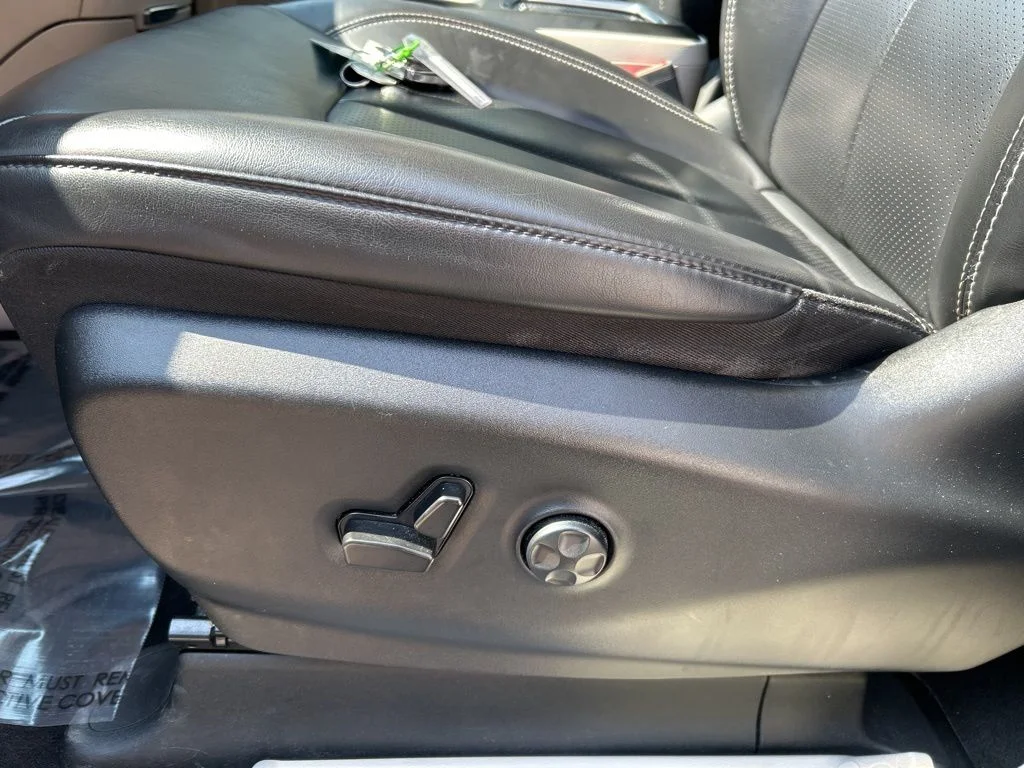 Used 2023 Gray Chrysler Touring L image 16