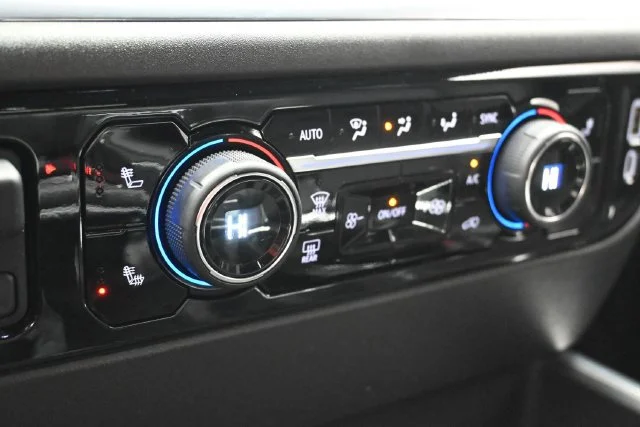 Used 2022 BLACK Chevrolet LT Trail Boss image 18