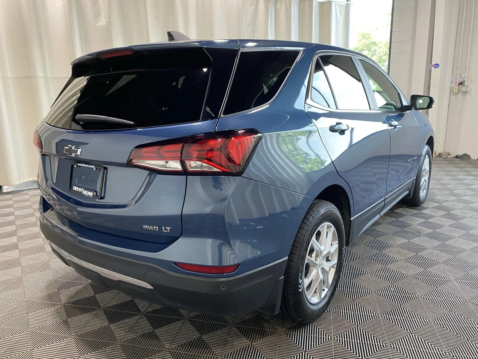 Used 2024 Lakeshore Blue Metallic Chevrolet LT image 7