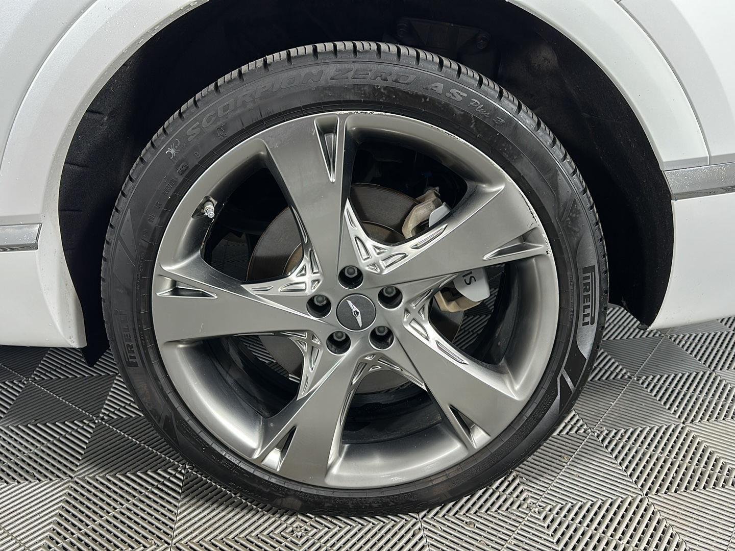 Used 2023 Uyuni White Genesis 2.5T image 6