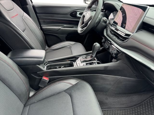 Used 2023 Silver Jeep Trailhawk image 17