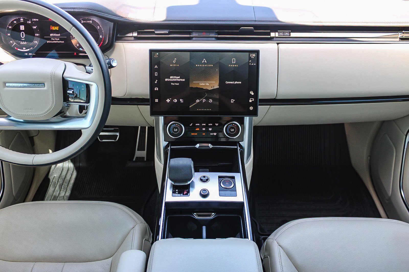 Used 2023 Ostuni Pearl White Land Rover SE image 12