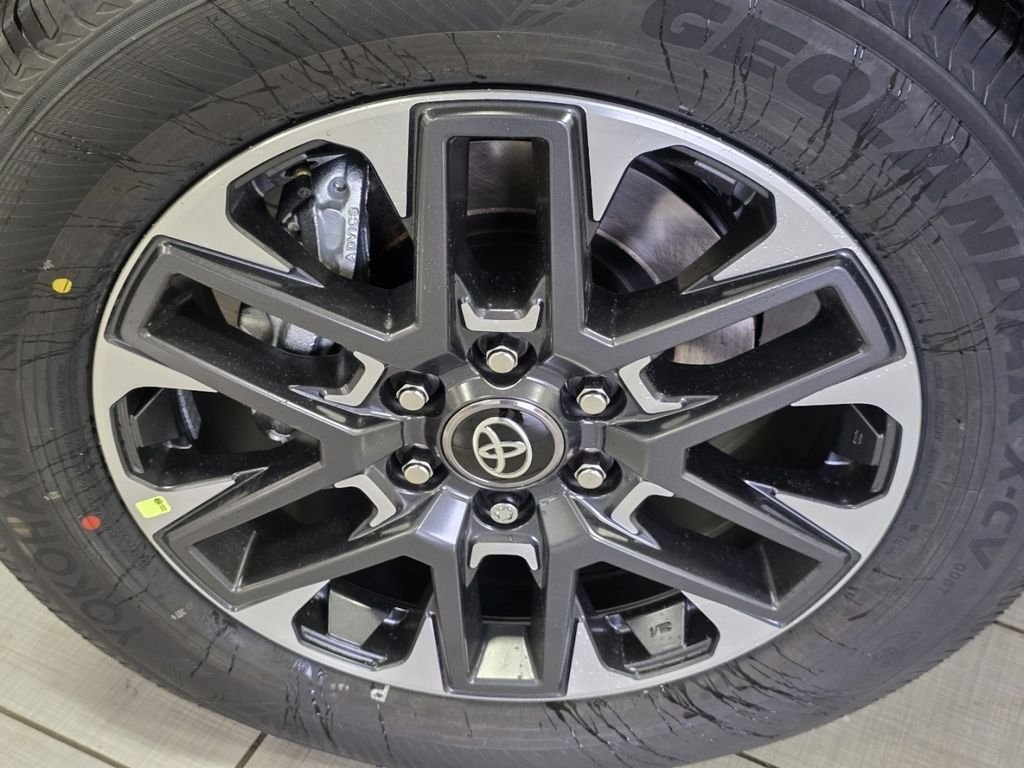 2026 Toyota Tundra Limited - Photo 10