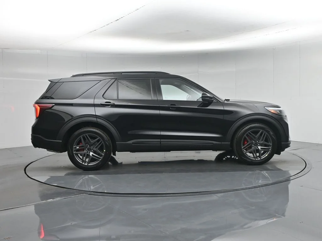 New 2026 Agate Black Metallic Ford ST image 27