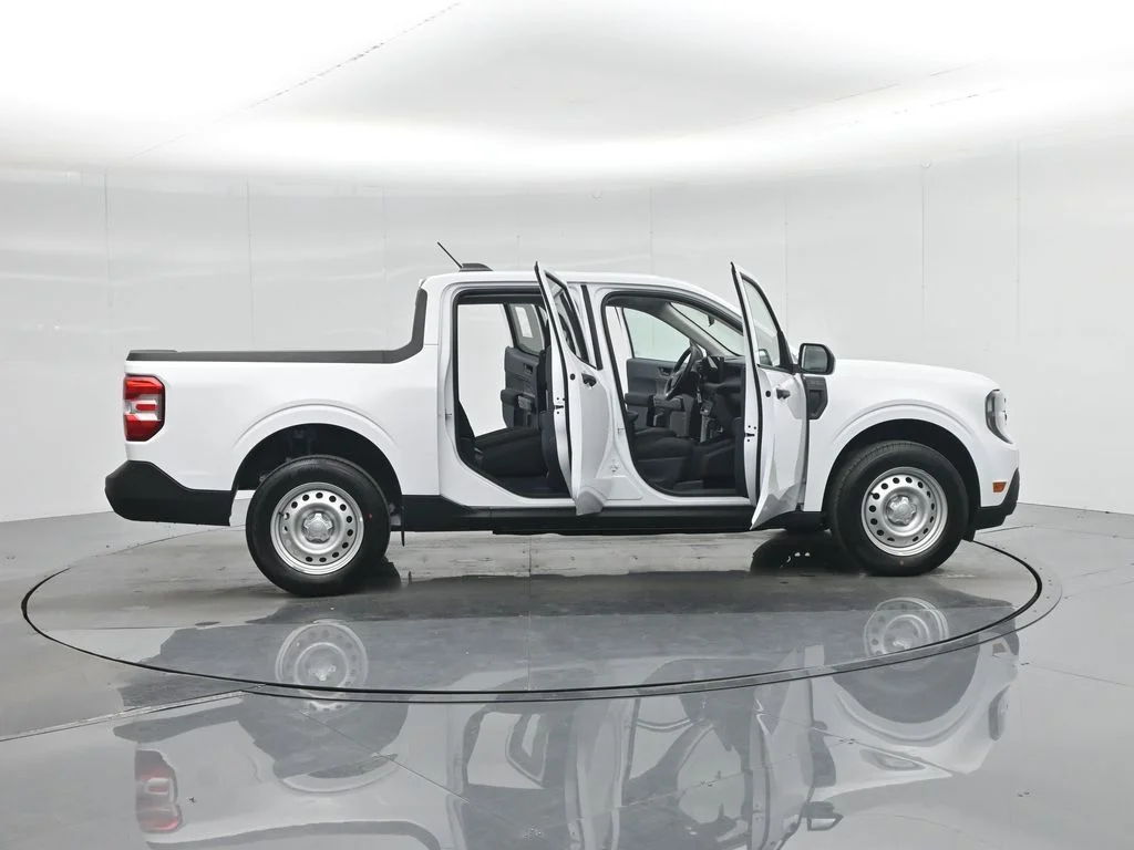 New 2026 Oxford White Ford XL image 4
