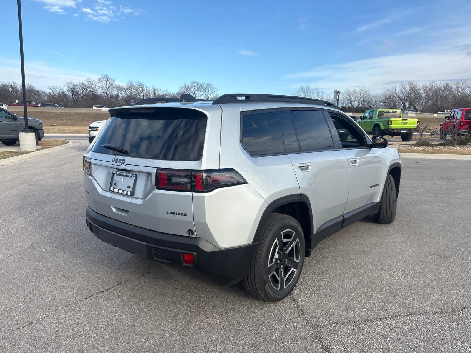 New 2026 Silver Zynith Clear-Coat Exterior Paint Jeep Limited image 9