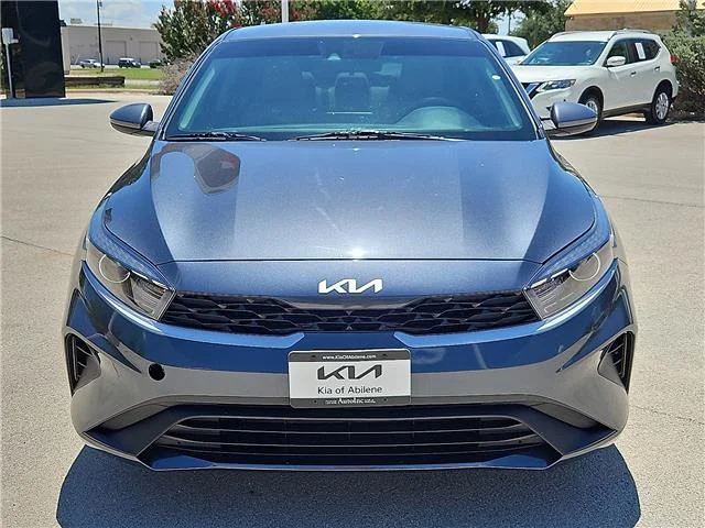 Used 2023 Gravity Gray KIA LXS (IVT) image 6