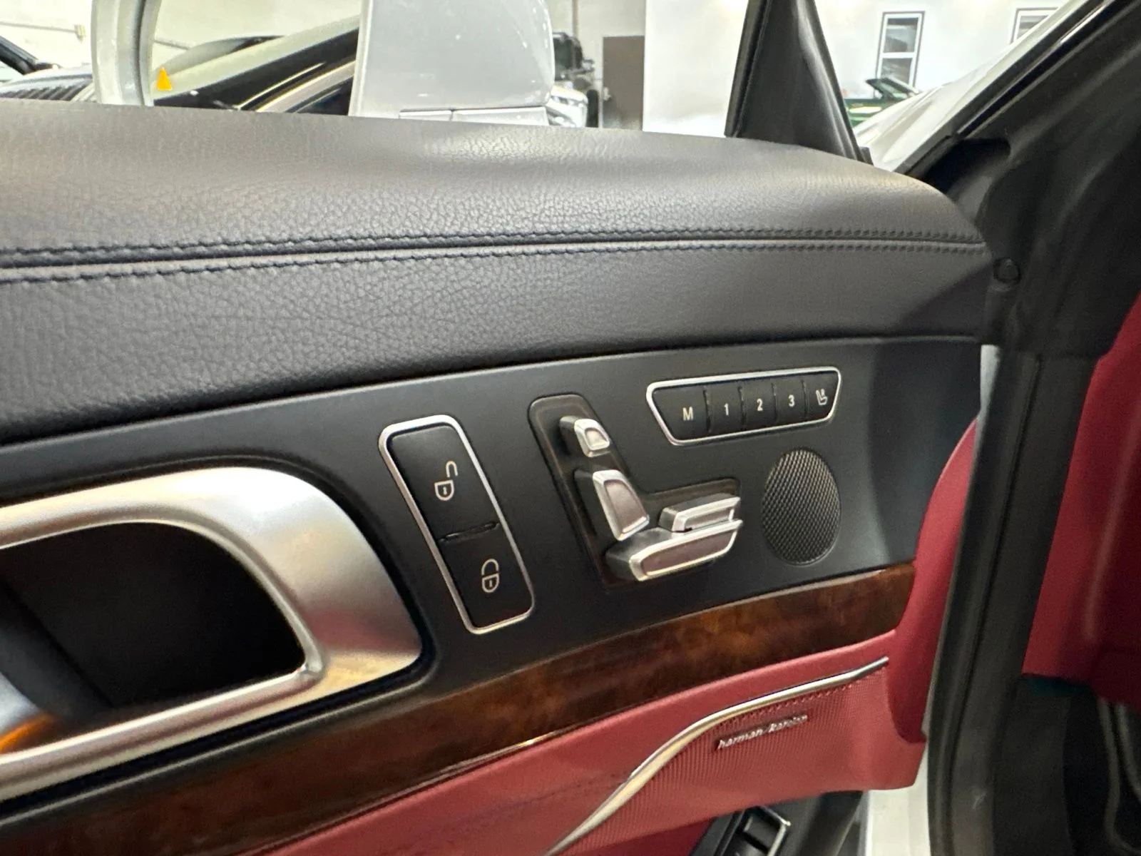 Used 2019 Silver Mercedes-Benz SL 550 image 12