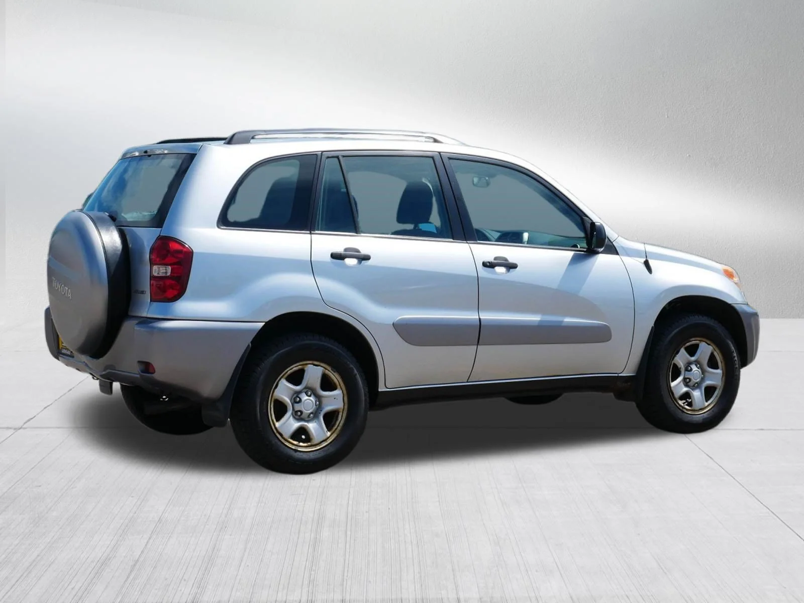Used 2004 Titanium Metallic Toyota  image 7