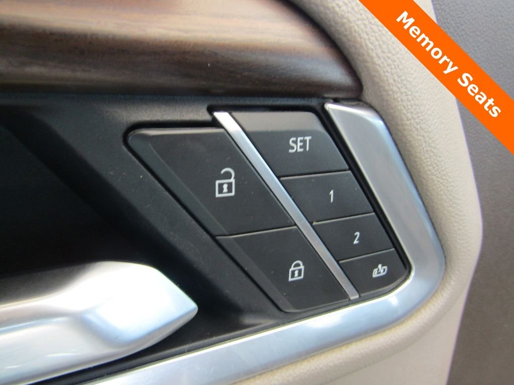Used 2025 White GMC SLT image 6