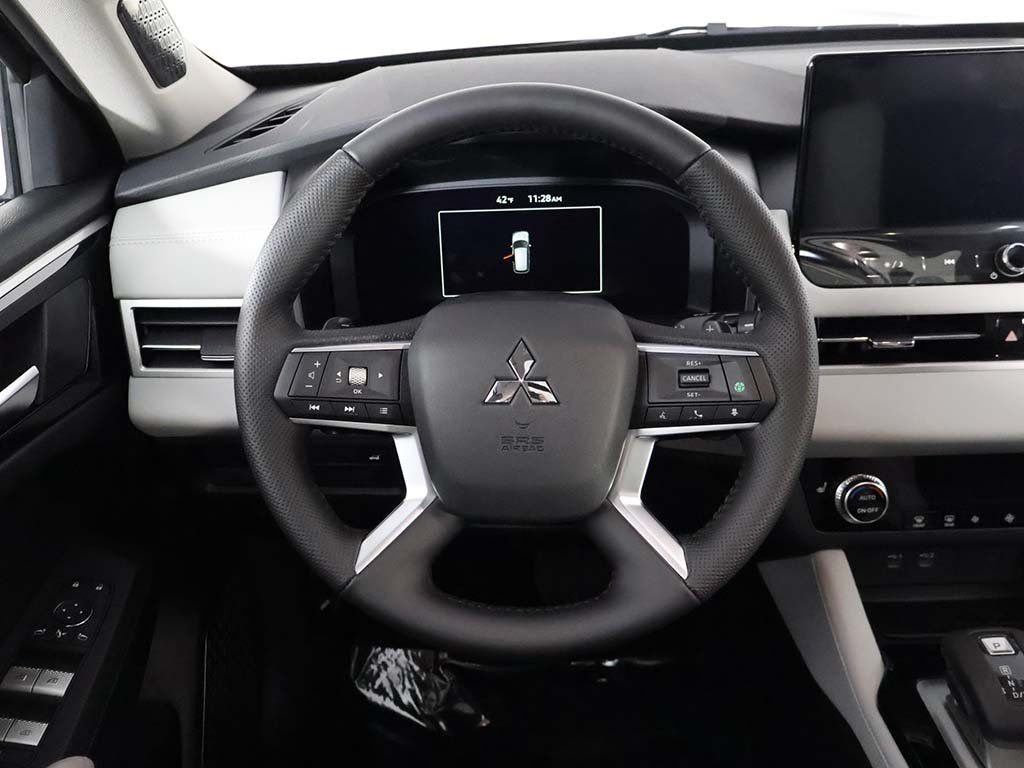 2025 Mitsubishi Outlander SE - Photo 39