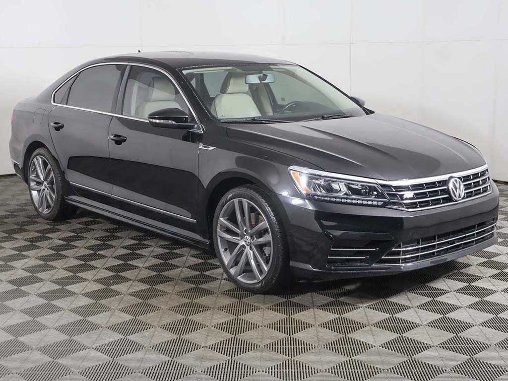 Used 2016 Volkswagen Passat R-Line with VIN 1VWAT7A32GC036551 for sale in Parma, OH