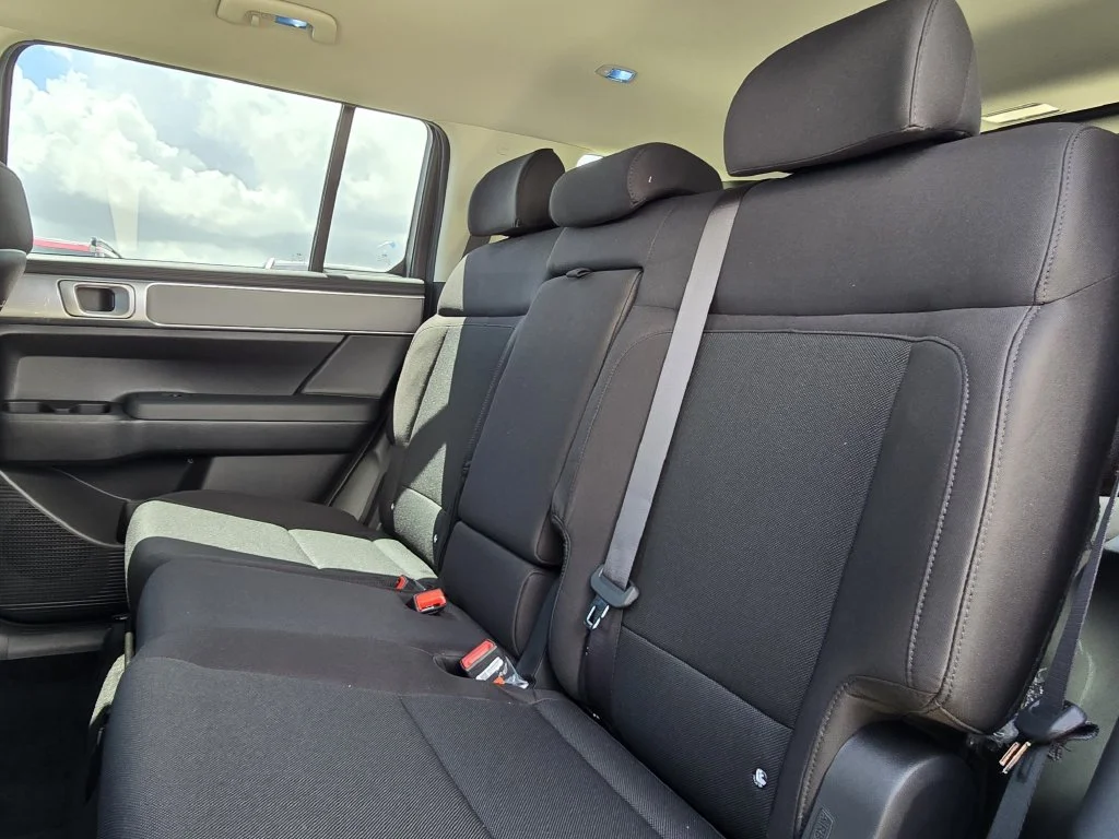 New 2027 Gray Hyundai SE image 11