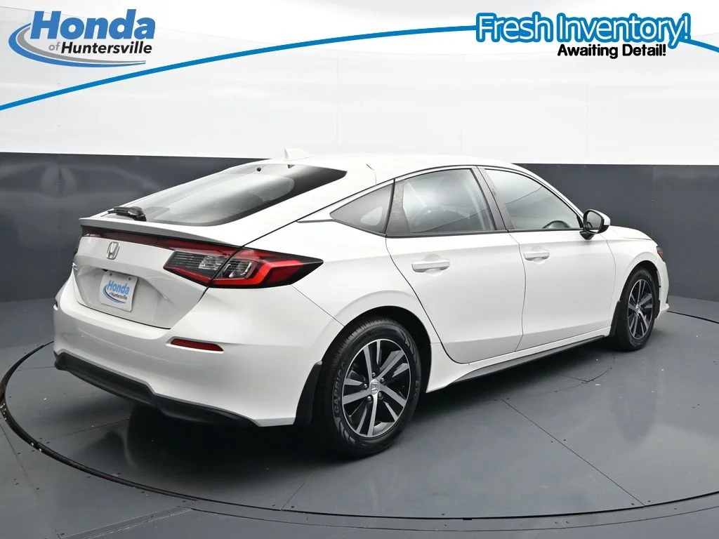 Used 2024 Platinum White Pearl Honda 2.0L LX image 10