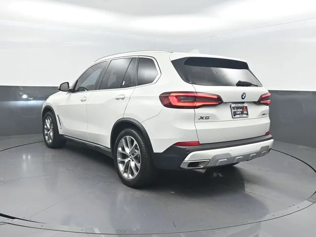 Used 2022 White BMW xDrive40i image 30