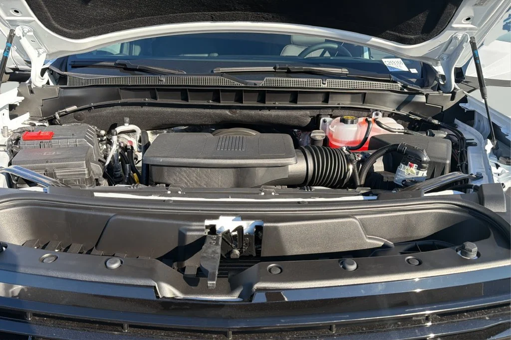 New 2026 Summit White Chevrolet RST image 10