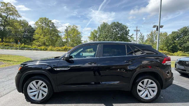 Used 2023 Black Volkswagen 2.0T SE w/Technology image 8