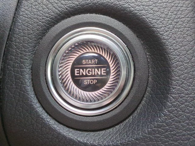 Used 2020  Mercedes-Benz GLC 300 image 25