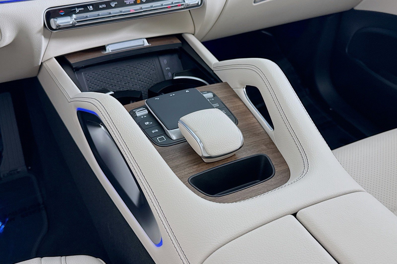 New 2026 Polar White Mercedes-Benz GLE 450 4MATIC® SUV image 5