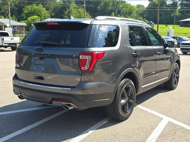 Used 2018 Gray Ford XLT image 5