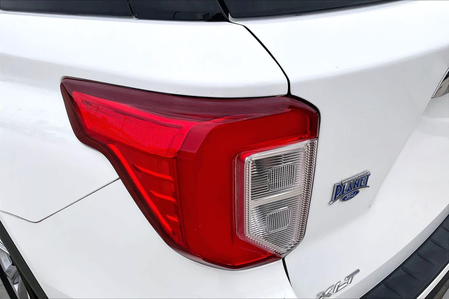 Used 2020 Star White Metallic Tri-Coat Ford XLT image 28