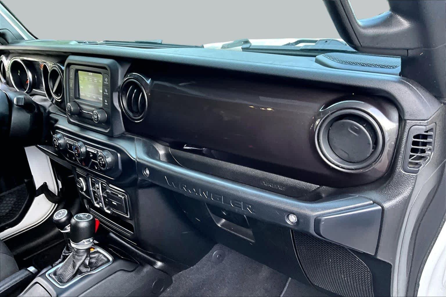 Used 2019 Bright White Clearcoat Jeep Sport Altitude image 17