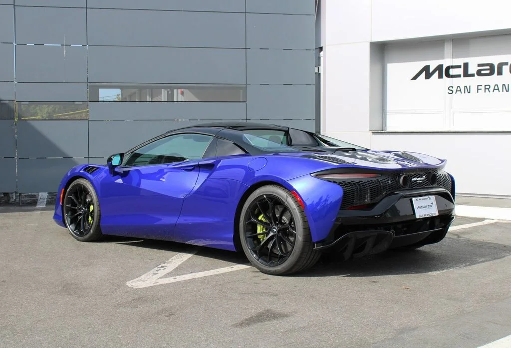 Certified Used 2025  McLaren Performance image 39