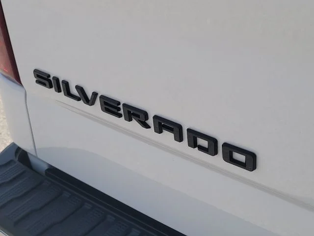 Used 2025 White Chevrolet LT image 9